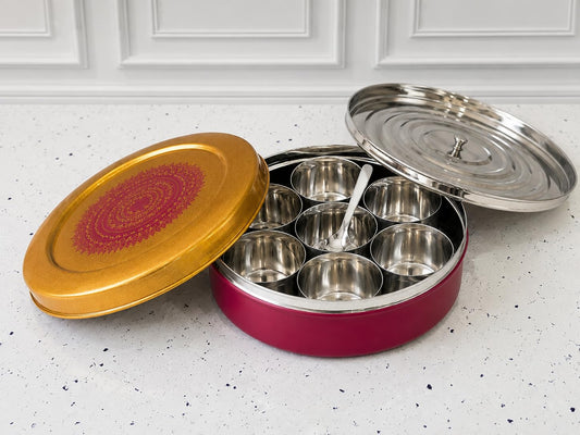 JISCOVERY Stainless Steel Airtight 7 Compartments Spice Box With Solid Lid & 1 Spoon Mehroon